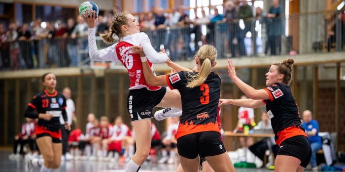 Frauen des Handballverein Herzogenbuchsee im Spiel gegen den HSC Kreuzlingen. Unentschieden gegen den HSC Kreuzlingen