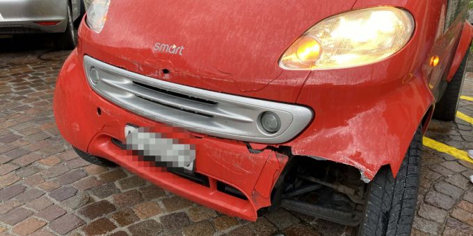 Oberentfelden AG: Unfallstelle nach Kollision verlassen. Oberentfelden AG