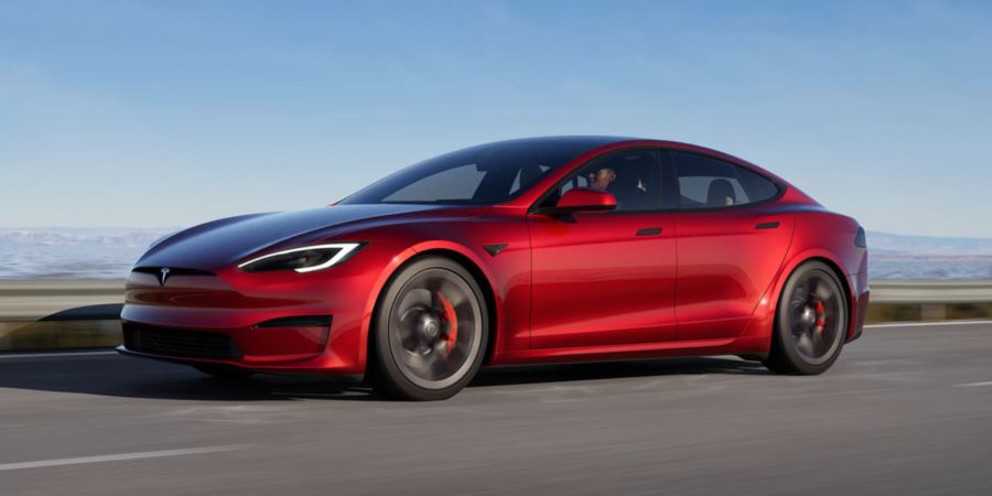 Das Tesla Model S Plaid leistet 1.020 PS und benötigt 2,1 Sekunden für den Sport auf 100 Km/h.