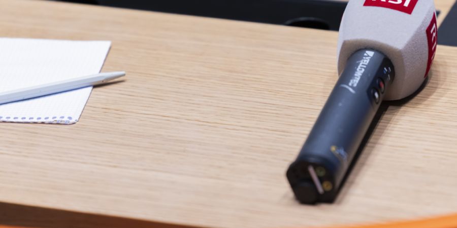 Die Halbierungsinitiative gefährde die regionale Berichterstattung über Schweizer Filmfestivals, schreibt die Conférence des Festivals. (KEYSTONE/Peter Klaunzer)