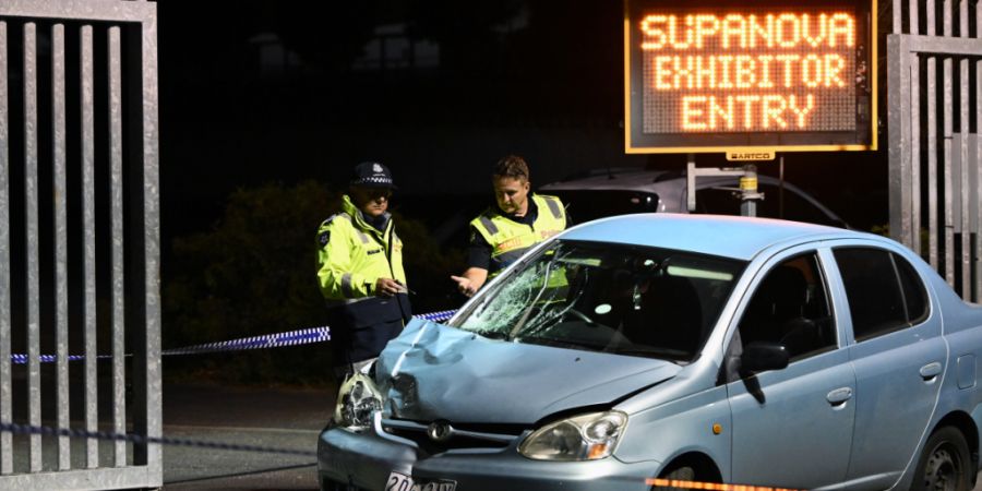 Absperrung in dem Areal in dem ein Auto während der Supanova-Messe auf dem Melbourne Showgrounds zwei Fußgänger anfuhr. Ein Mensch ist tot und ein weiterer schwebt in Lebensgefahr, n...