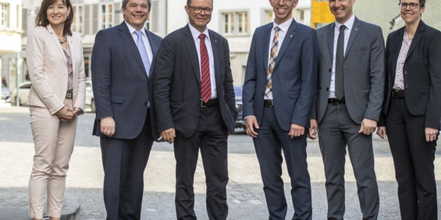 Der Obwaldner Regierungsrat wird ab 8. März anders zusammengesetzt sein. Daniel Wyler (SVP, zweiter von links) stellt sich nicht mehr zur Wahl.