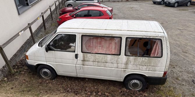 Sachbeschädigung Stein