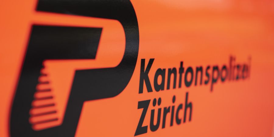 Frontal in ein entgegenkommendes Auto geprallt und schwer verletzt: ein 19-jähriger Töfffahrer in Steg im Tösstal. (Archivbild)