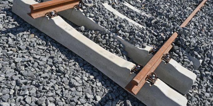 Die Bahn will mit einem neuen Baukonzept für mehr Verlässlichkeit sorgen. (Archivfoto) Die Bahn will mit einem neuen Baukonzept für mehr Verlässlichkeit sorgen. (Archivfoto)