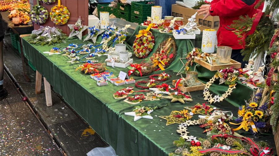 Am Zibelemärit gibt es allerhand Kreationen zu kaufen.