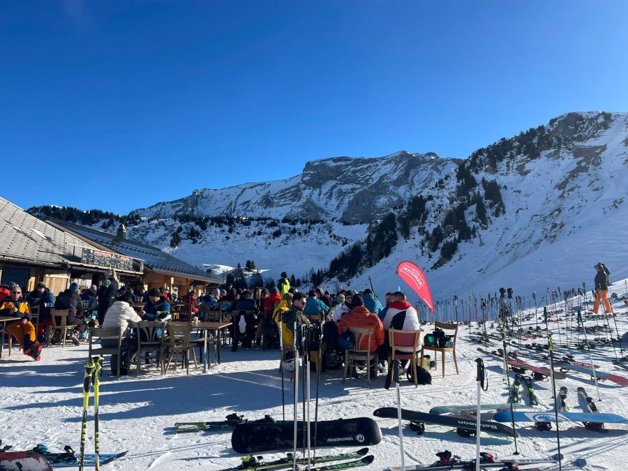 Die vielen Plätze an der Sonne sind beliebt.