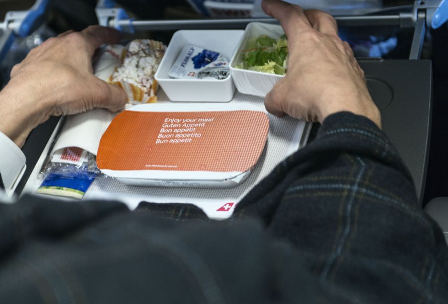 Der Verein Swissveg wirft Swiss Fehlplanung vor. Übrig gebliebene Fleischmenüs müssten entsorgt werden. (Symbolbild)