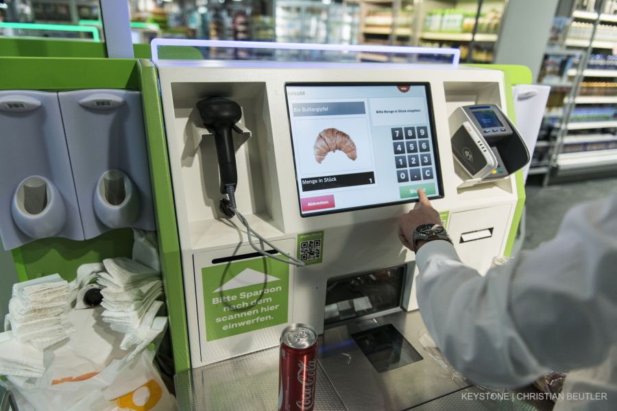 Bei Self-Checkout-Kassen reist der Geduldsfaden der Kunden besonders oft. (Symbolbild)