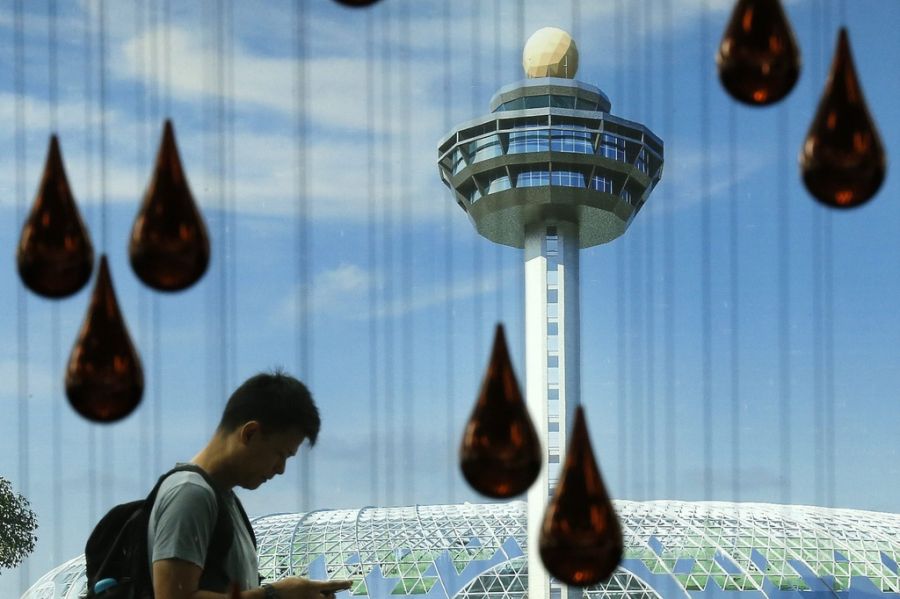 Grosse Flughäfen wie Singapur setzen Massstäbe – mit Flugbetrieb rund um die Uhr.