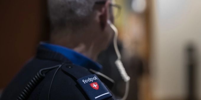 Die Schweizer Fedpol hat zusammen mit zwei Nachbarländern schon im vergangenen Sommer einen Geldwäscherring zerschlage. geldwäscher fedpol
