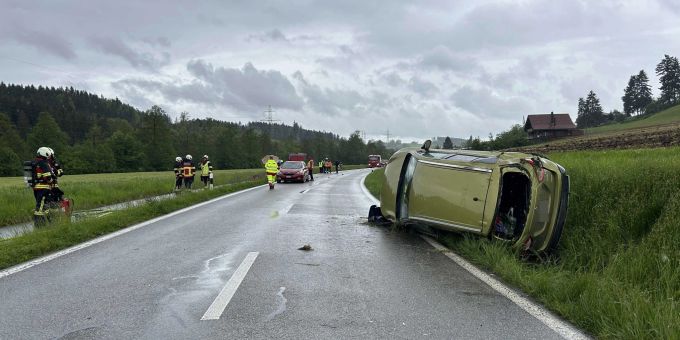 Kollision zwischen zwei Autos in Vordemwald. Kollision in Vordemwald.