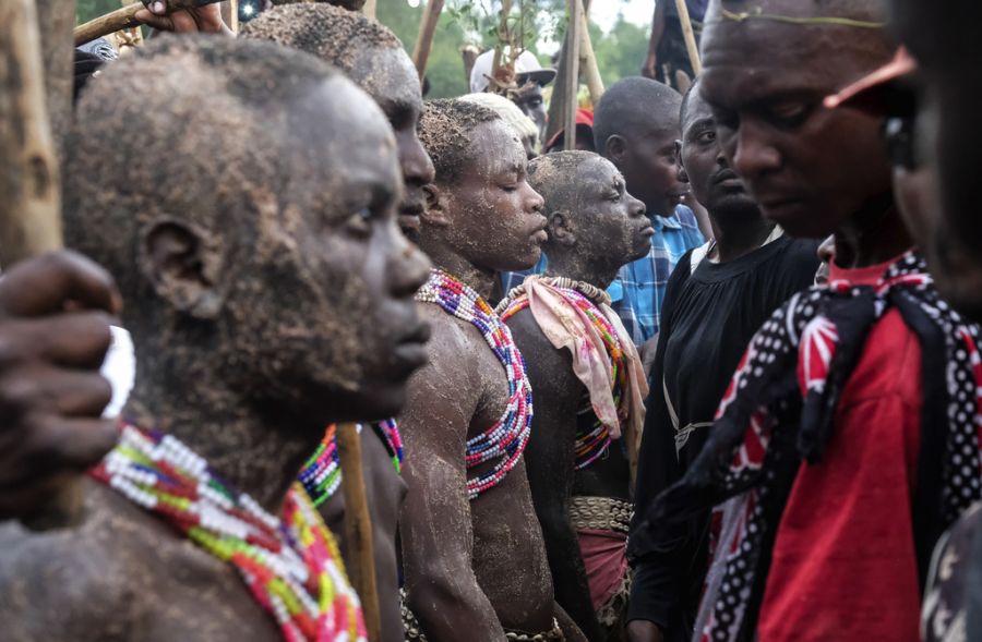 südafrika mindestens 25 junge männer