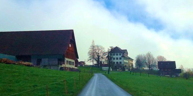 Im Zuge des Gesamtverkehrskonzepts und des Projekts «AggloMobil 4» baut die Stadt Kriens einen neuen Fuss- und Schulweg entlang der Gabeldingenstrasse. AggloMobil 4