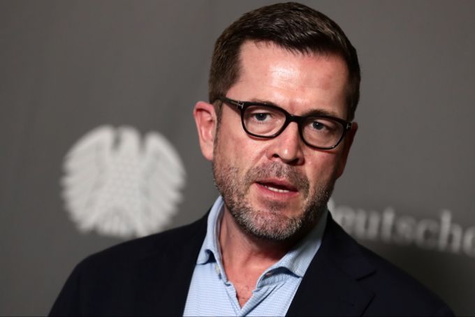Der deutsche Ex-Verteidigungsminister Guttenberg hält eine Zusammenarbeit mit der AfD in Zukunft für möglich. (Symbolbild) afd