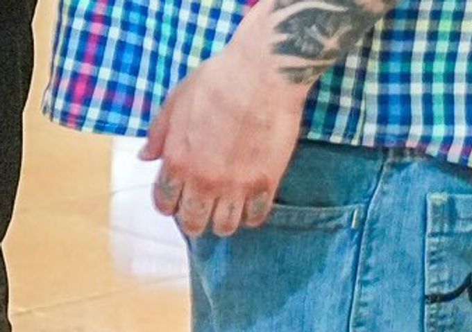 Nahaufnahme von Garcías Hand während des Treffens mit US-Senator Van Hollen. Die tätowierten Symbole sind zu sehen, nicht aber der Schriftzug «MS-13». Donald Trump