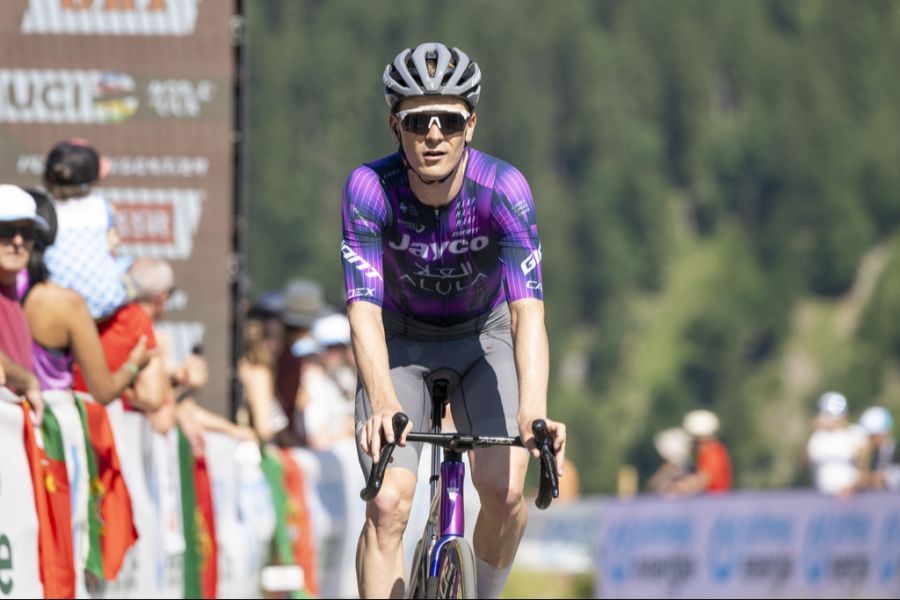 Schweizermeister Mauro Schmid feiert sein Debüt an der Tour de France.