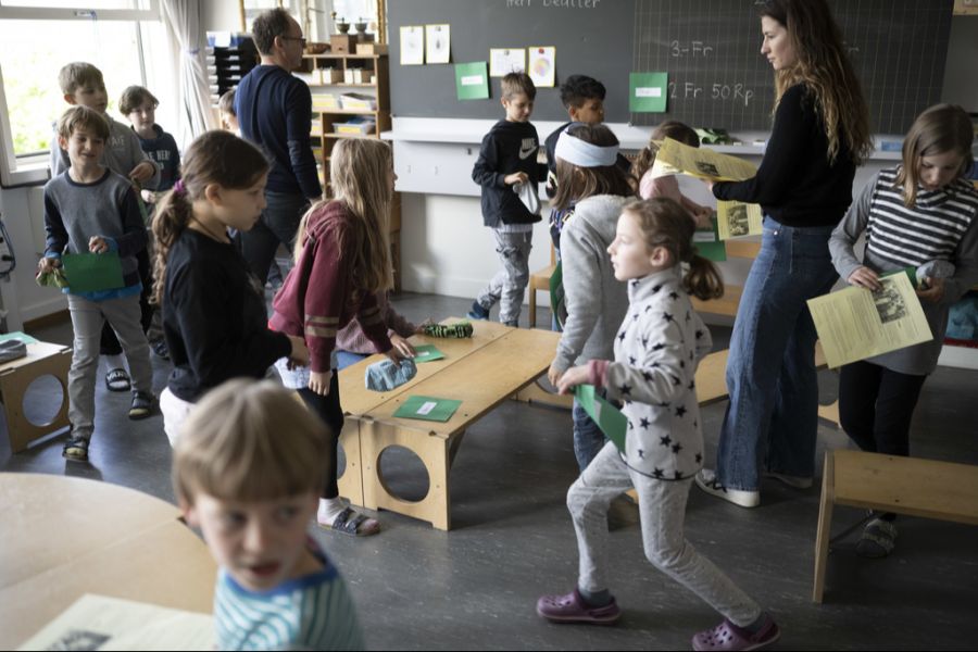 Die Lehrpersonen fühlen sich von der Schulleitung im Stich gelassen.