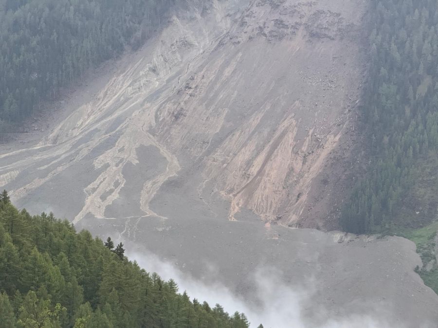 In Blatten sind drei Millionen Kubikmeter Gestein ins Tal gestürzt.