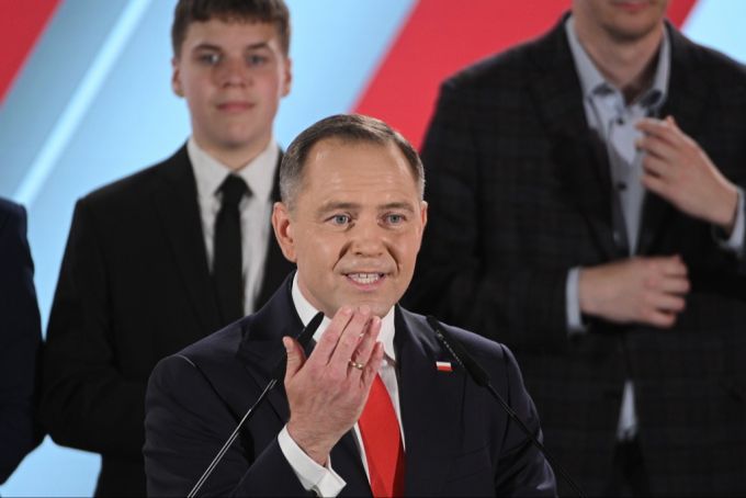 Tusk stellt die Vertrauensfrage nach dem Wahlsieg des rechtskonservativen Karol Nawrocki. tusk