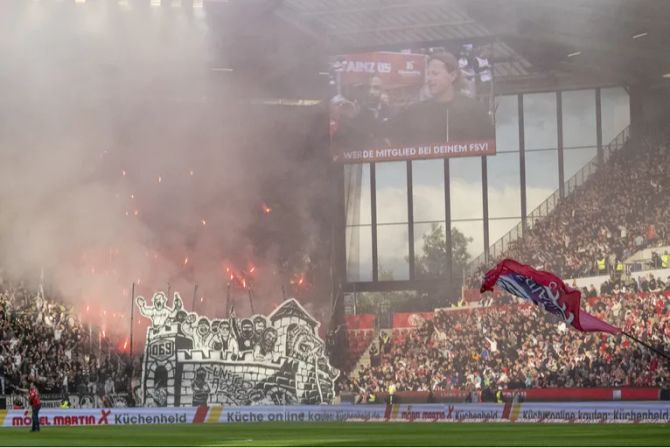 Eintracht Frankfurt Pyrotechnik Fans