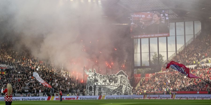Eintracht Frankfurt Pyrotechnik Fans