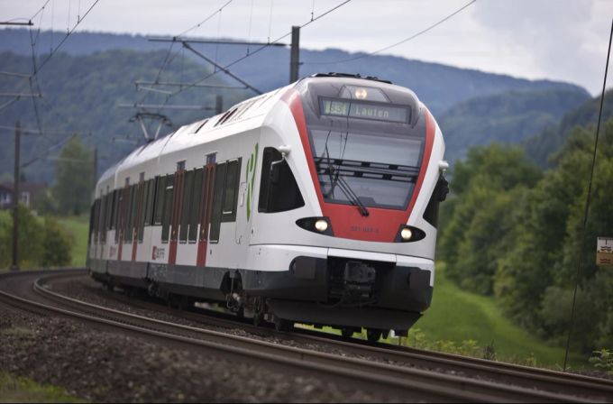 Durch die Vergünstigung des U-Abos sollen mehr Personen dazu animiert werden, vom Auto auf den ÖV umzusteigen. Zug SBB U-Abo