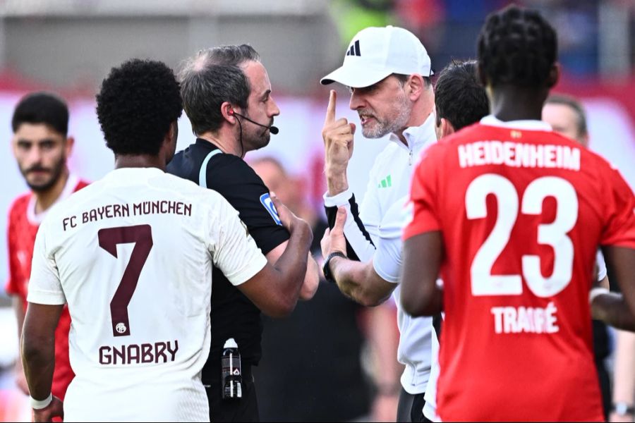 Thomas Tuchel kassiert gegen Heidenheim seine vierte Gelbe Karte.