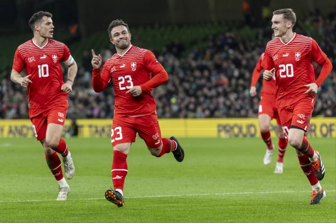 Xherdan Shaqiri feiert das Tor zum 1:0 für die Schweizer Nati gegen Irland. Xherdan Shaqiri Schweizer Nati