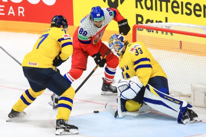 Der erste WM-Halbfinal zwischen Tschechien und Schweden sorgt für viel Spektakel. Tschechien Schweden Eishockey WM