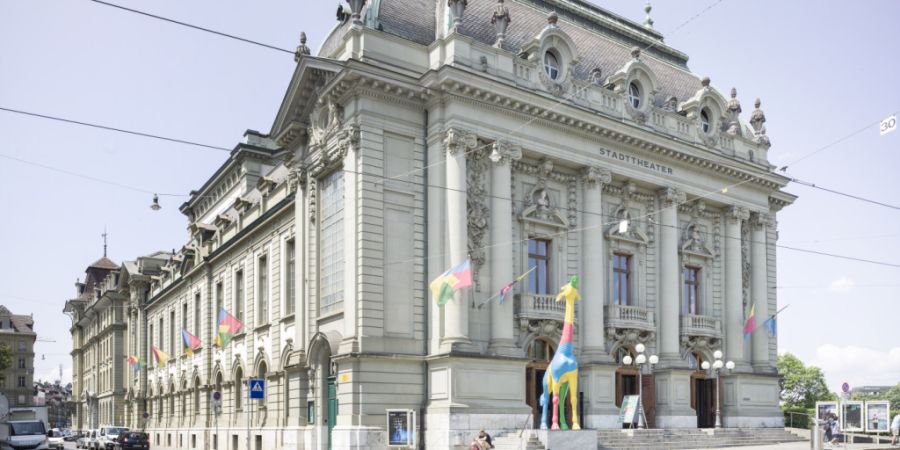 Bühnen Bern, hier der Hauptstandort des Berner Stadttheaters, kann sich über eine Nomination in der Opernwelt freuen. (Archivbild)