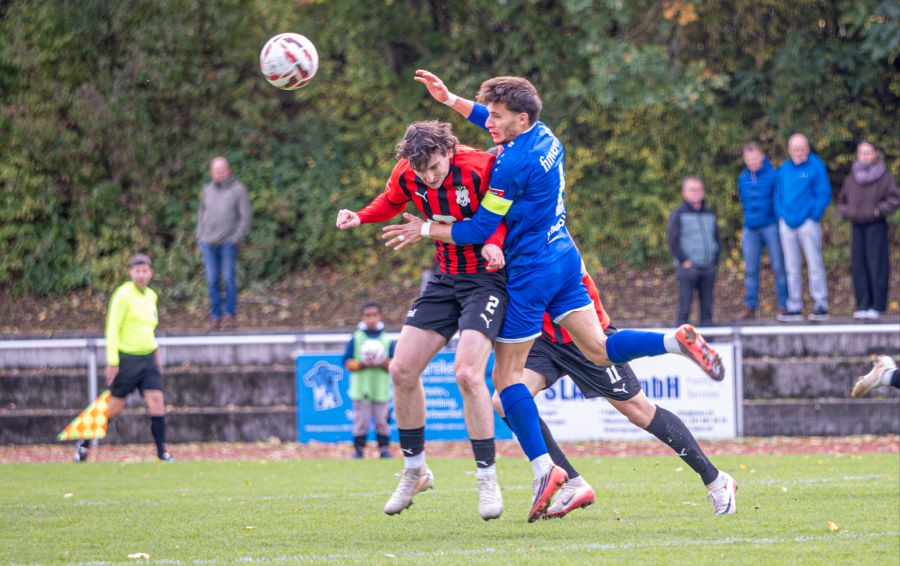 Vranovci (Muri-Gümligen), Sieger im Kopfball-Duell mit Fuhrer (Münsingen).