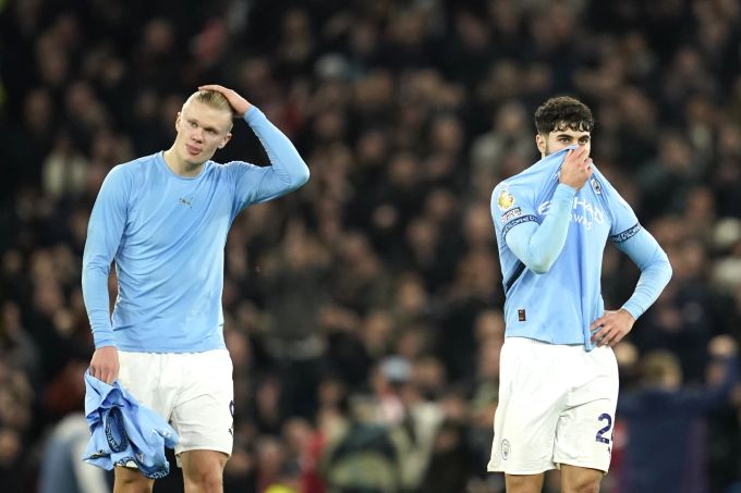 Manchester City kassiert im Derby gegen die United eine weitere herbe Niederlage. Manchester City