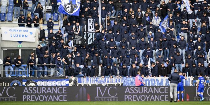 Die Fans des FC Luzern sorgen in Lausanne für Aufruhr. FC Luzern