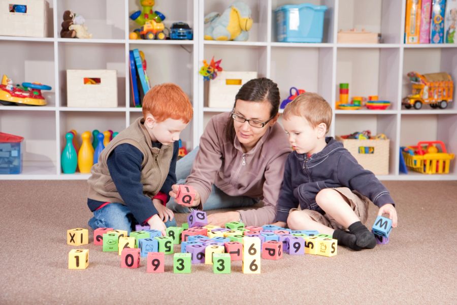 kinder spielen