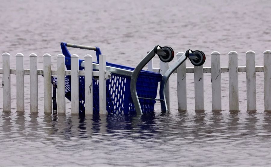 In einigen Vierteln standen ganze Strassenzüge unter Wasser.