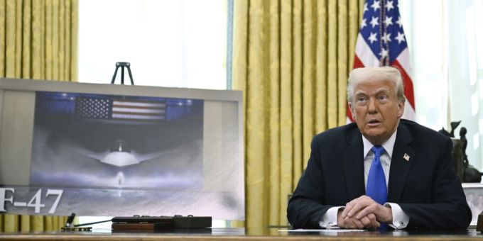 US-Präsident Donald Trump hat Boeing mit der Entwicklung und Produktion des neuen Kampfjets F-47 beauftragt. f 47 boeing