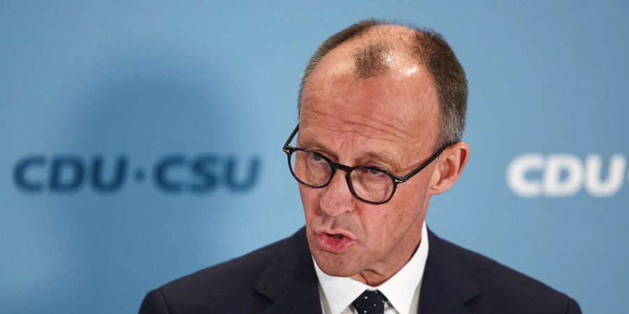 Unionskanzlerkandidat Friedrich Merz will im Bundestag noch vor der Wahl schärfere Migrationsregeln zur Abstimmung stellen.