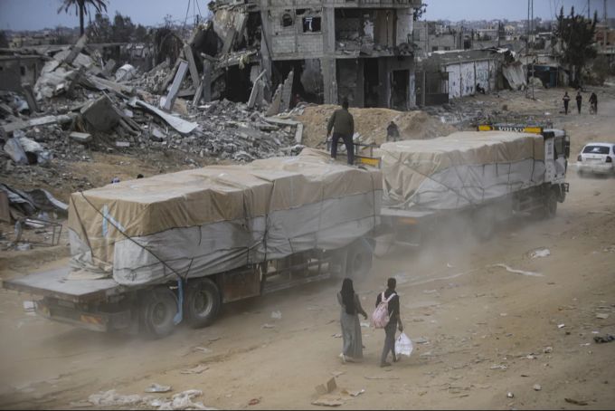 Ein Lastwagen mit Hilfsgütern kommt im Gazastreifen an. gaza