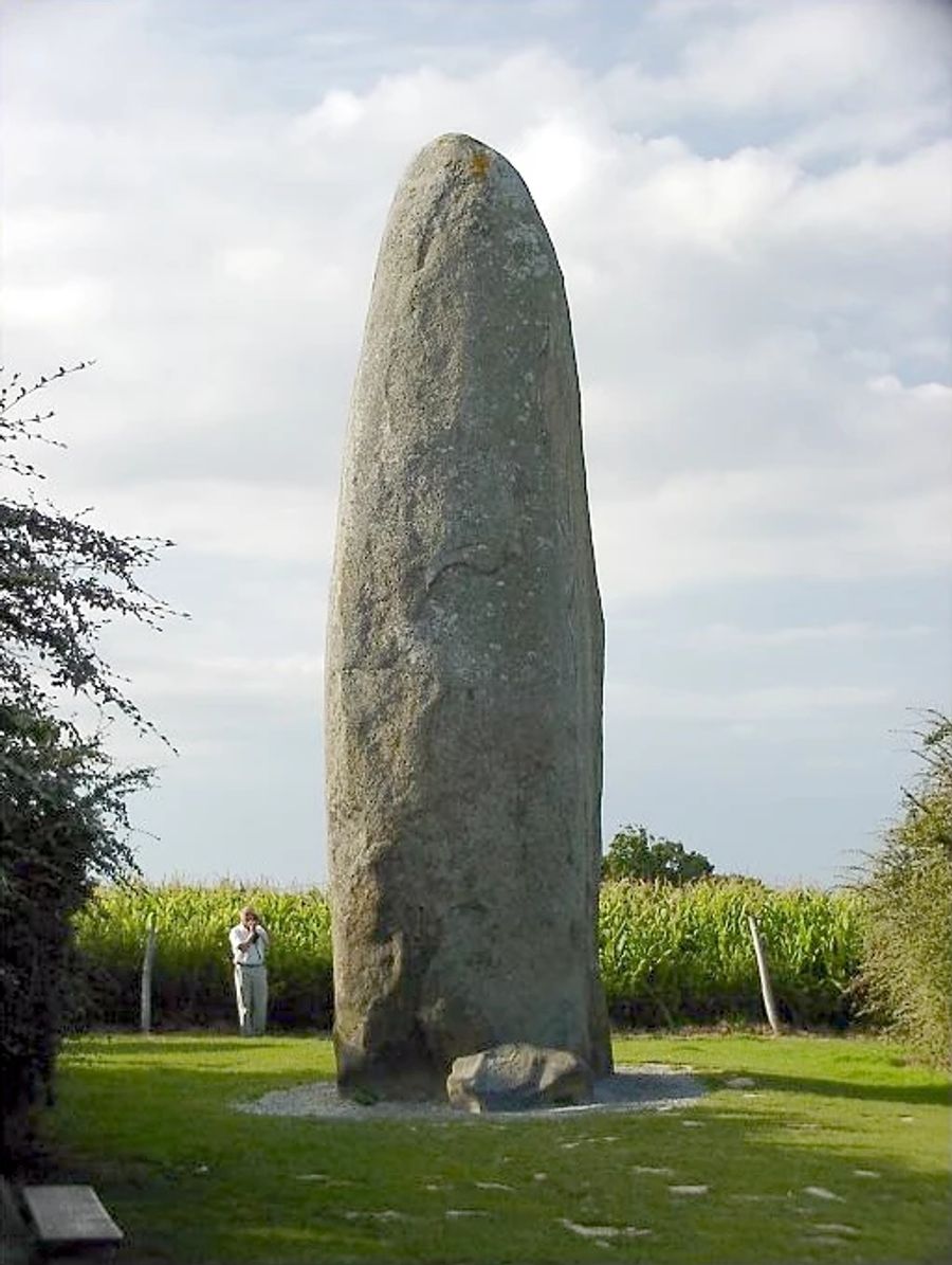 Solche Hinkelsteine aus der Prähistorik erinnern bereits an Penisse.