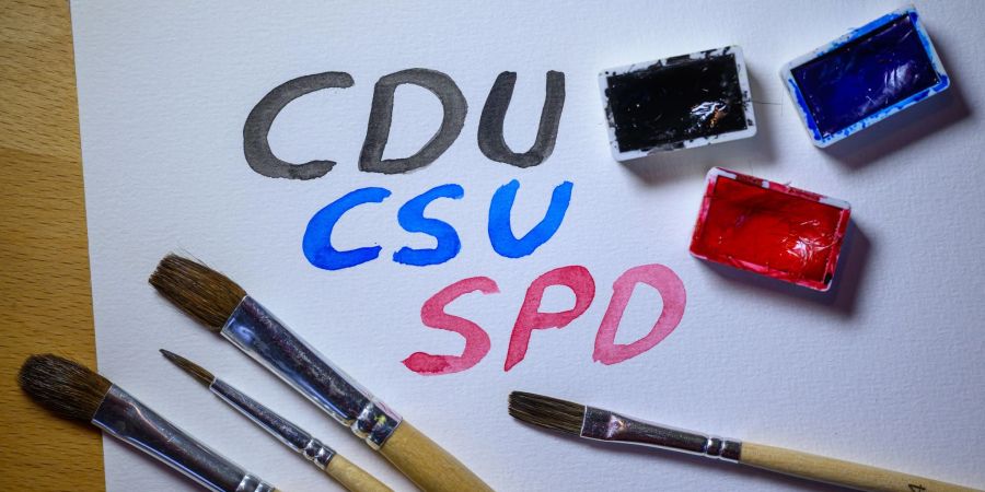 CDU, CSU und SPD wollen am Montag wieder zusammenkommen. (Symbolbild)