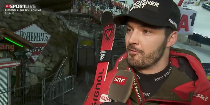 Der Frust über den verpassten Podestplatz beim Nachtrennen in Schladming (Ö) ist Loïc Meillard anzusehen. Loïc Meillard
