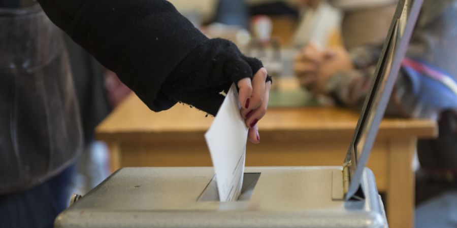 Die Nidwaldner Stimmberechtigten entscheiden im November über eine Änderung der Kantonsverfassung. (Symbolbild)