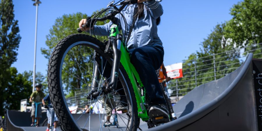 Ein Pumptrack animiert Kinder und Jugendliche zum Draussensein und sich bewegen. (Symbolbild)