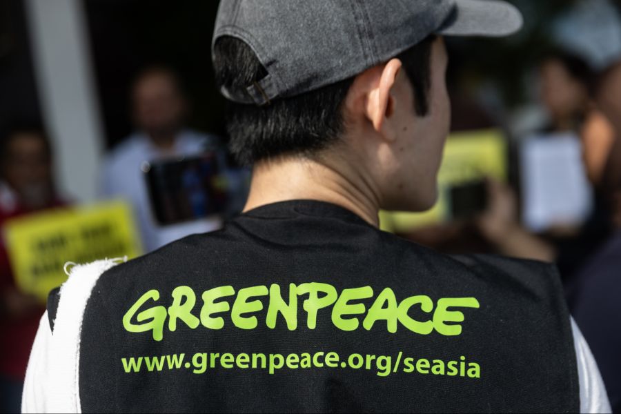 Selbst der Umweltverband Greenpeace schlug einen Rückzug der Initiative vor.