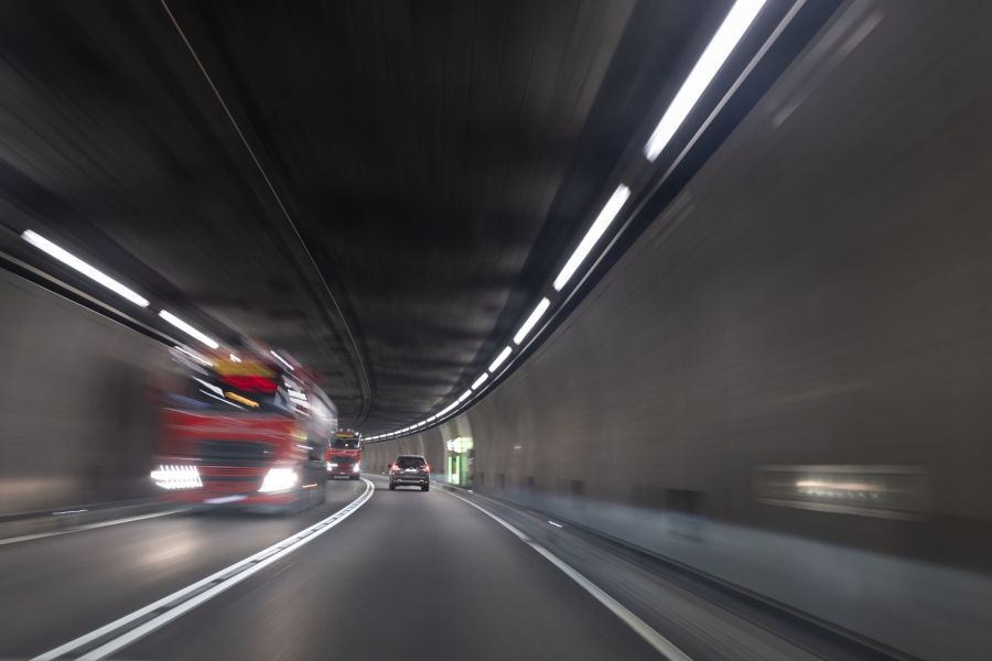 Er überholte 21 Mal – trotz doppelter Sicherheitslinie.