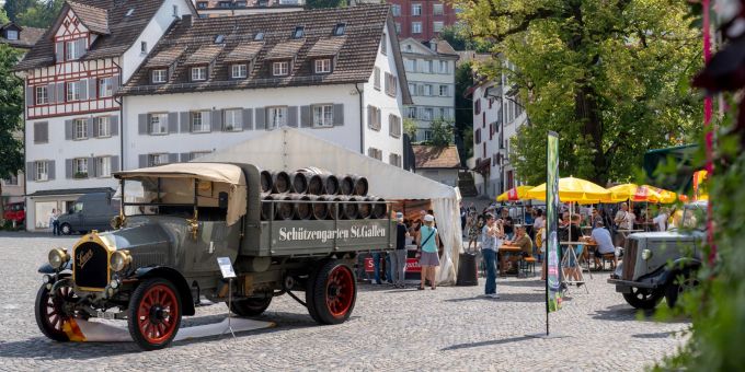 Am 31. August 2024 fand in St. Gallen das jährliche Hopfenzupfer-Fest der Brauerei Schützentgarten statt. Hopfenzupfen Schützengarten Brauerei