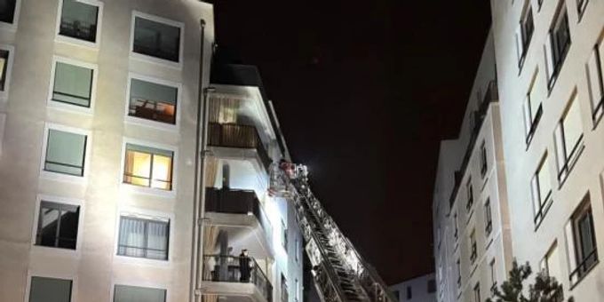 Bülach ZH: Brand in Mehrfamilienhaus. Bülach ZH