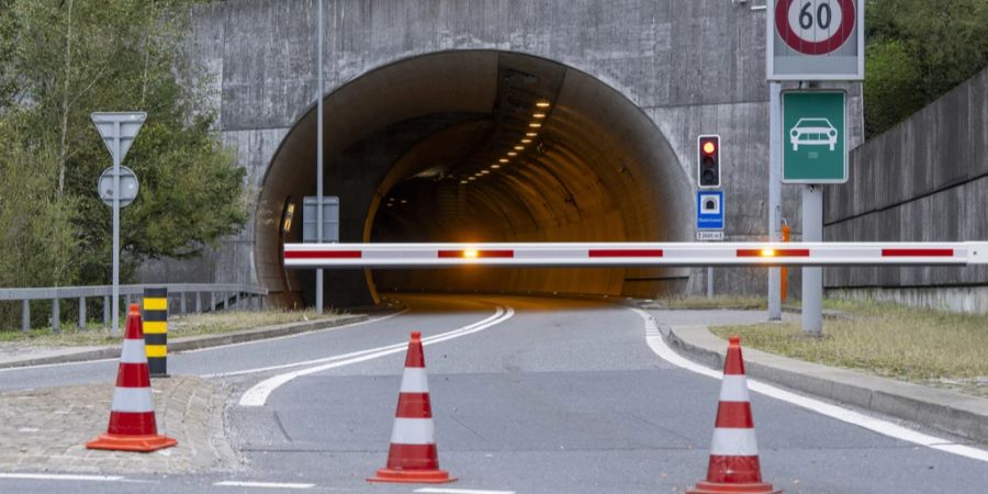 Axenstrasse Tunnel Schranke