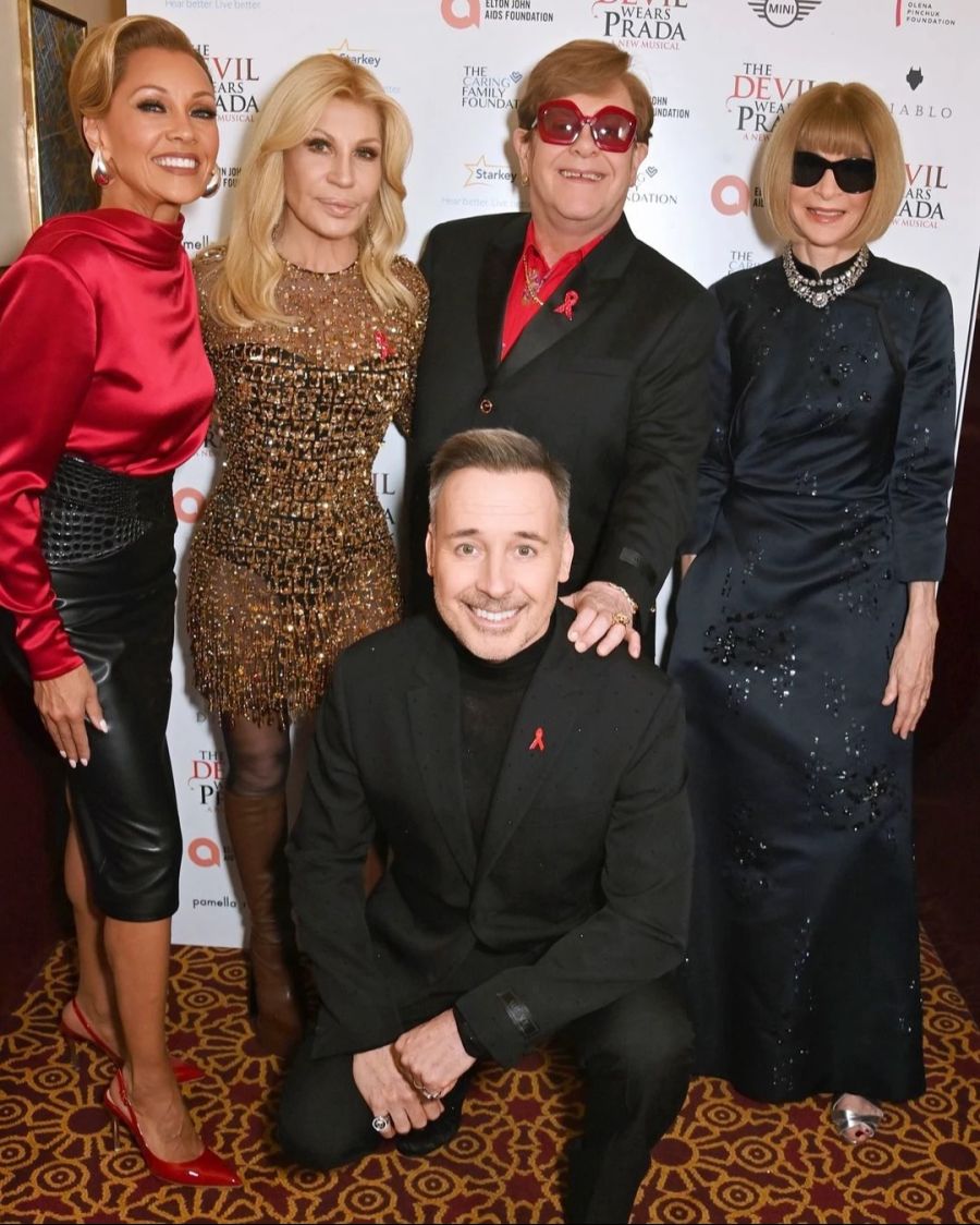 Donatella Versace mit namhaften Stars an der Musicalpremiere zu «Der Teufel trägt Prada».